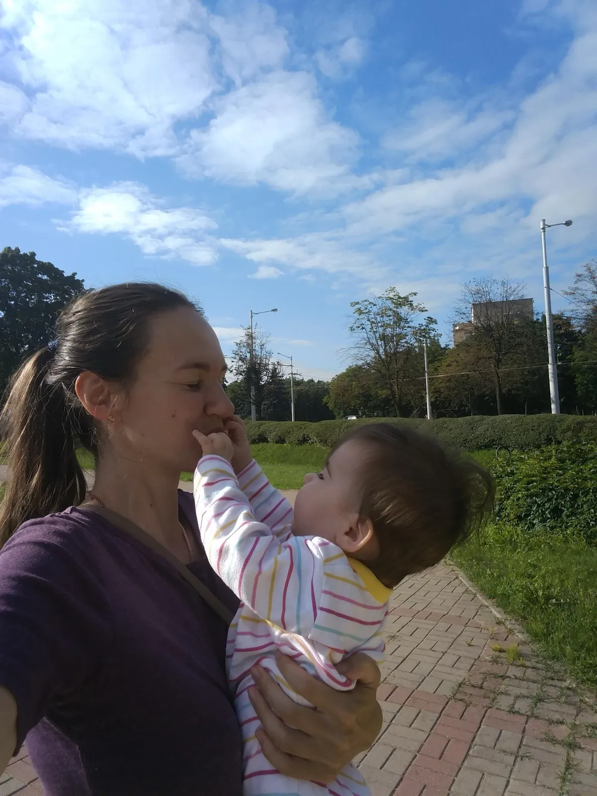 Hanna with an infant — inspiration for working with newborns